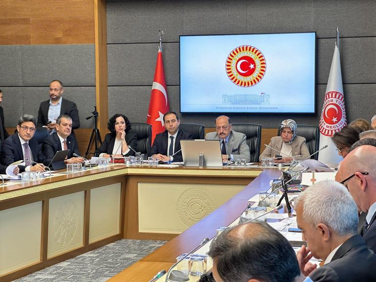 Sağlıkla ilgili düzenlemeleri içeren kanun teklifi komisyonda kabul edildi