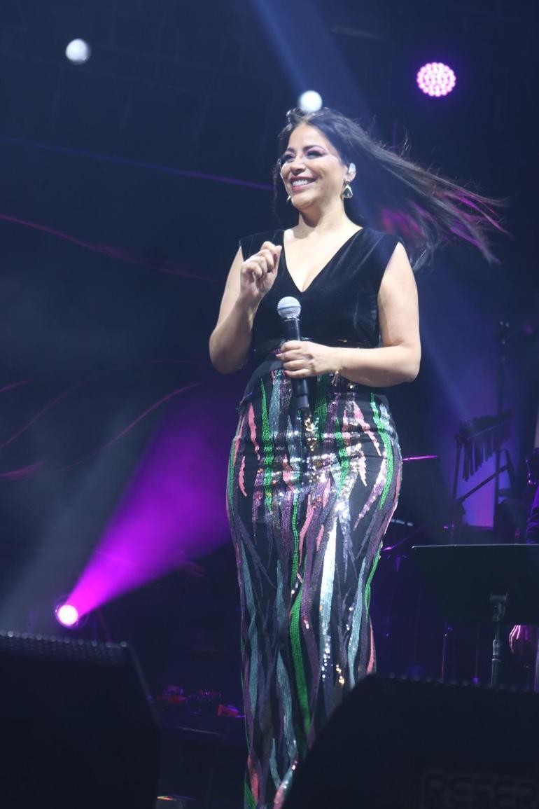 Zara, merhum sanatçı Volkan Konak için Al ömrümü şarkısını seslendirdi