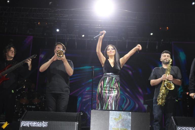 Zara, merhum sanatçı Volkan Konak için Al ömrümü şarkısını seslendirdi