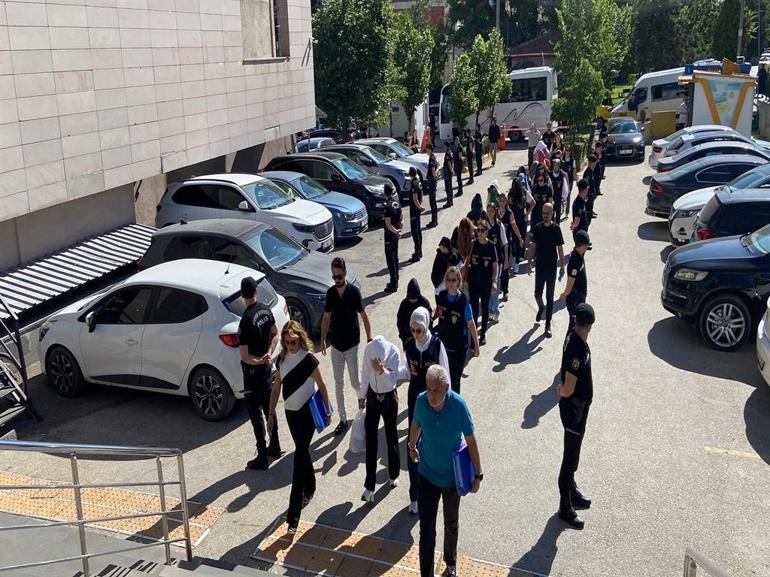 Eskişehirde masaj salonlarına fuhuş operasyonu; 18i kadın, 19 gözaltı