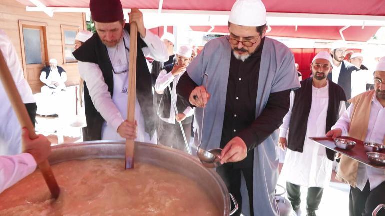 Sümbül Efendi Tekkesinde aşure kaynatıldı