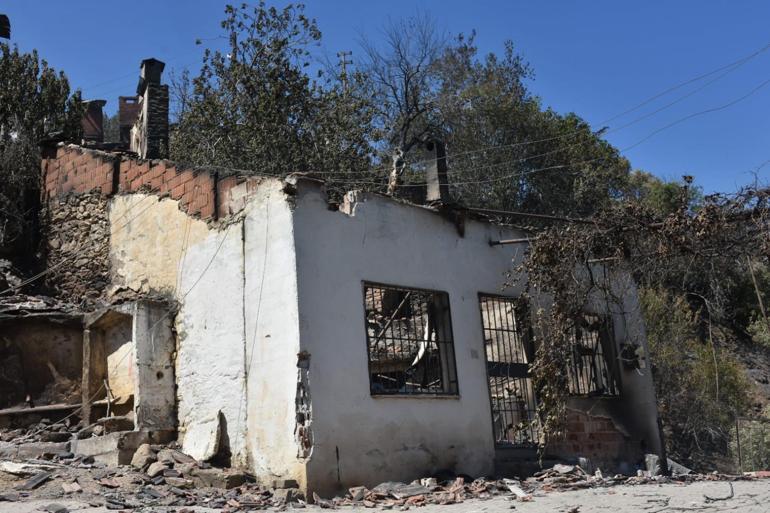 İzmir Ödemişteki orman yangını kontrol altında