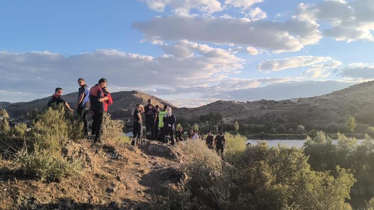 İddia üzerine köprüden Kızılırmak’a atlayan genç kayboldu