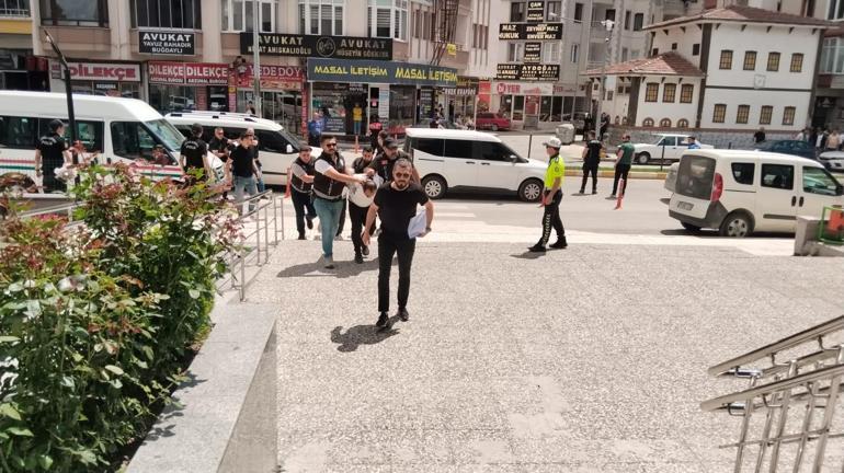 Arazide toprağa gömülü boğazı kesilmiş cesedi bulundu: 3 gözaltı