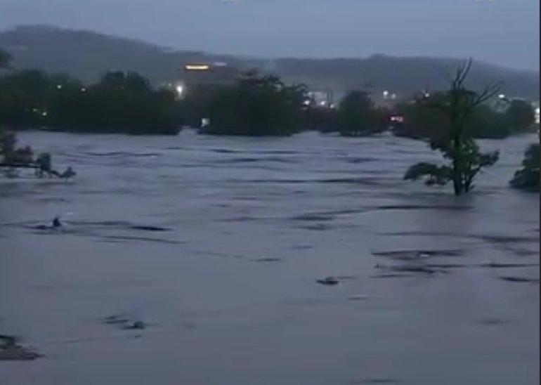 Texas’ta meydana gelen sellerde 24 kişi hayatını kaybetti