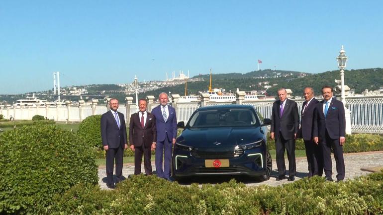 Cumhurbaşkanı Erdoğan, Togg’un yeni modeli T10F’yi test etti