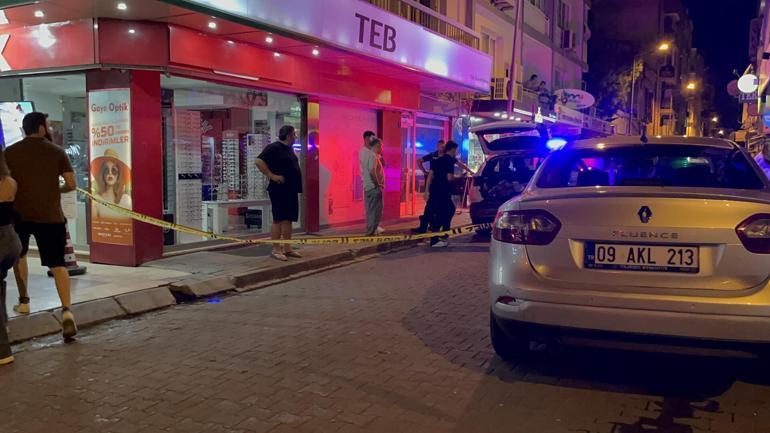 Silahlı saldırıdan şans eseri yara almadan kurtuldu; olay anı kamerada