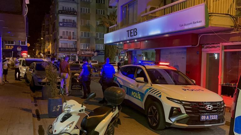 Silahlı saldırıdan şans eseri yara almadan kurtuldu; olay anı kamerada