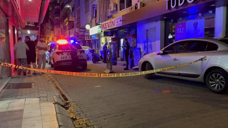 Silahlı saldırıdan şans eseri yara almadan kurtuldu; olay anı kamerada