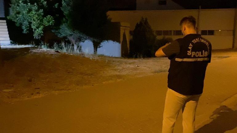 Yol kenarında alkol alırken, otomobille gelen kişi tüfekle yaraladı