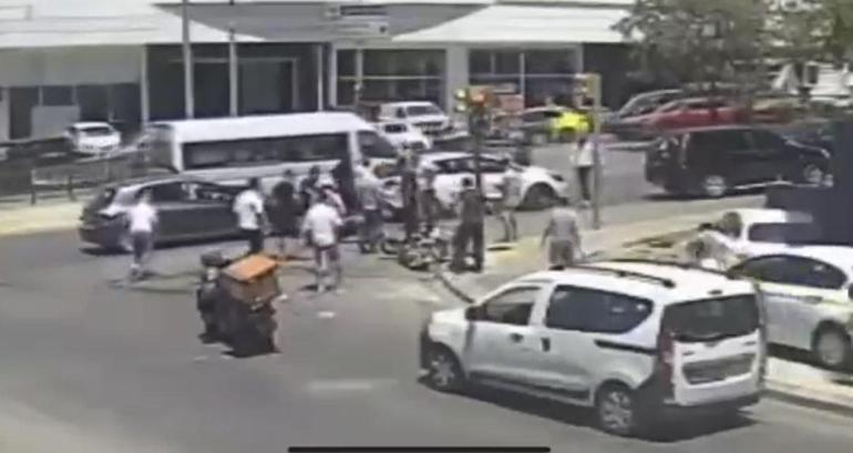 Tuzlada motosiklet ile otomobilin çarpıştığı anlar kamerada