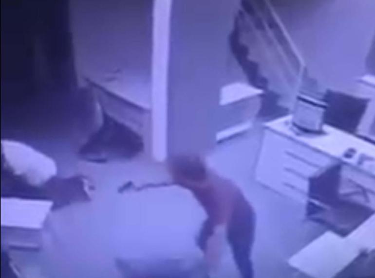 Manisada 1 kişinin öldüğü emlak ofisindeki silahlı kavga kamerada