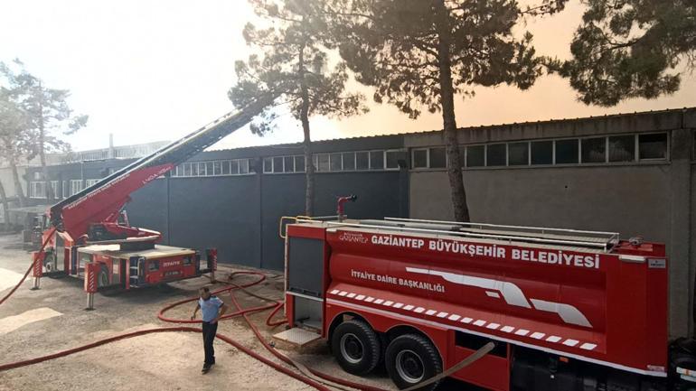 Gaziantep’te halı fabrikasında yangın
