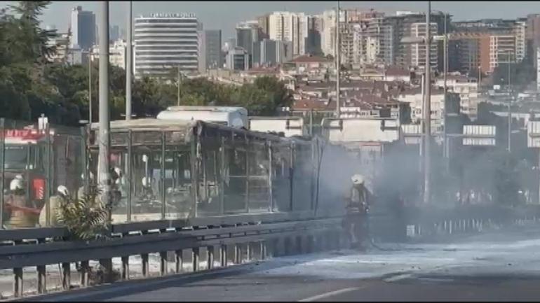 Bakırköyde metrobüs yangını
