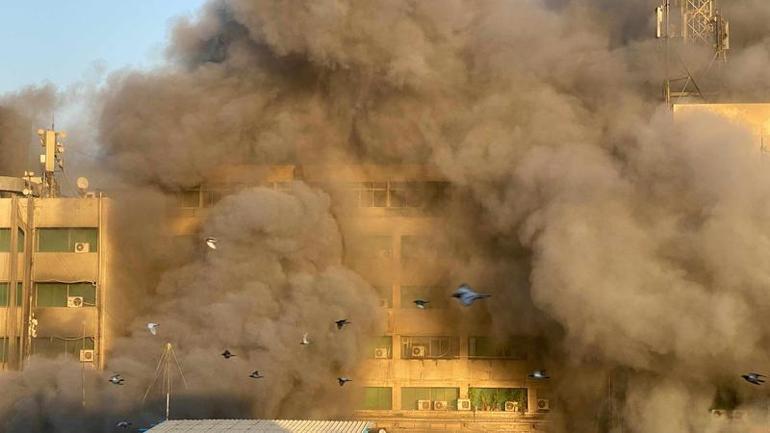 Mısırda iletişim merkezinde yangın: 4 ölü