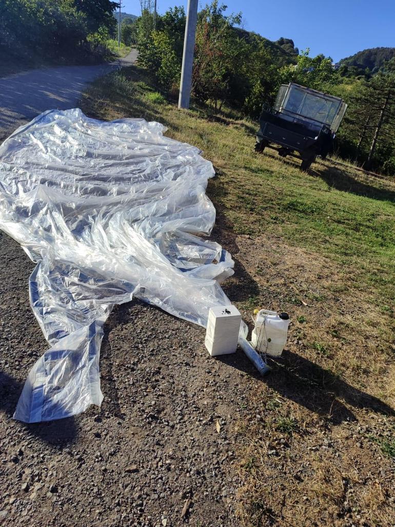 Gökyüzünden düşen paraşüte benzer nesne, meteoroloji balonu çıktı