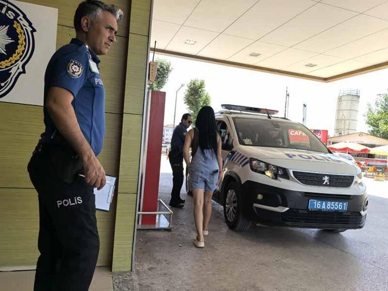 Kızların bıçaklı kavgası; 1 yaralı