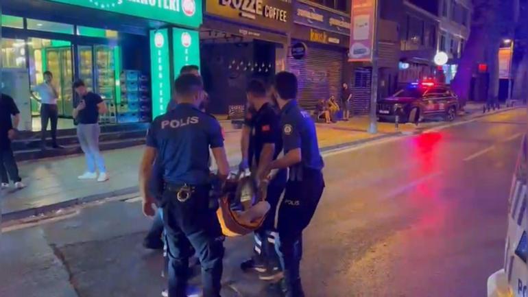 Kadıköy’de kafede alacak verecek kavgası; 2 kişi silahla yaralandı