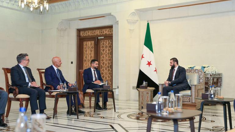 Suriye Cumhurbaşkanı Şara ve ABDnin Ankara Büyükelçisi Barrack bir araya geldi