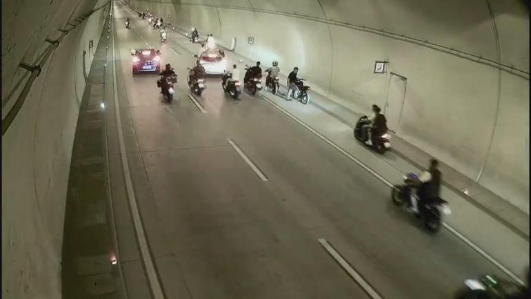 Beyoğlu’nda tüneli trafiğe kapatan 13 motosiklet sürücüsüne 133 bin lira ceza