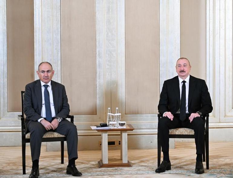 Aliyev ile Paşinyan, Abu Dabi’de bir araya geldi