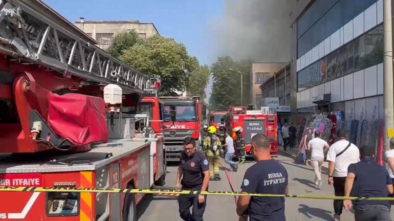 Bursa’da tekstil atölyesinin çatı katında yangın
