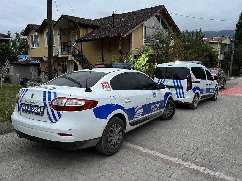 Üvey oğlunu göğsünden bıçakla yaraladı
