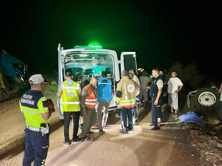 Hafriyat kamyonu traktöre arkadan çarptı; 1 ölü, 1 yaralı