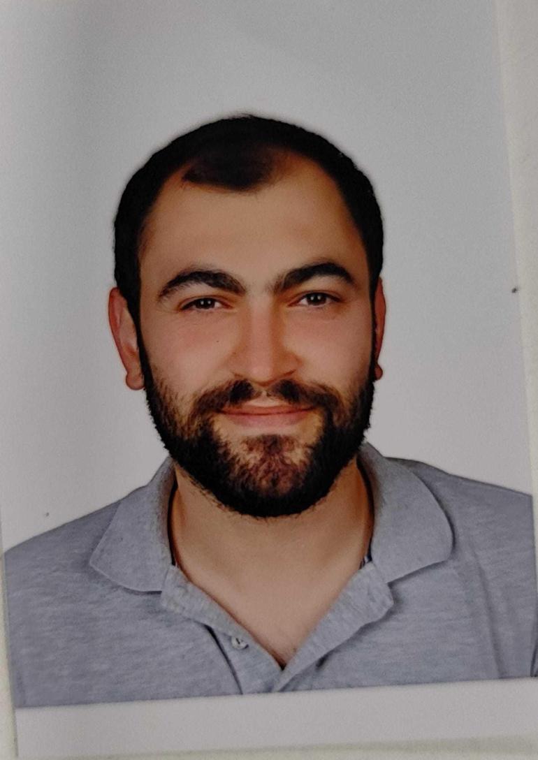 Malatyada direğe çarpan otomobil alev aldı: 2 ölü