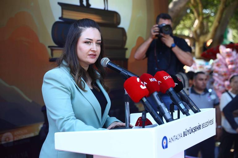 Antalyada Büyükşehir Belediye Başkan Vekili Özdemir oldu