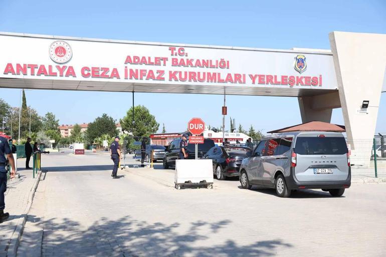 Özgür Özel Antalya mitinginde konuştu