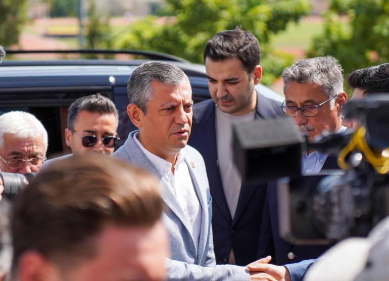 Özgür Özel Antalya mitinginde konuştu