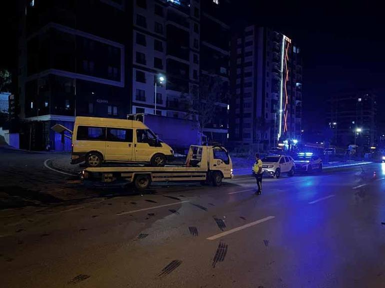 Kayseri’de otomobil ile minibüs çarpıştı: 9 yaralı