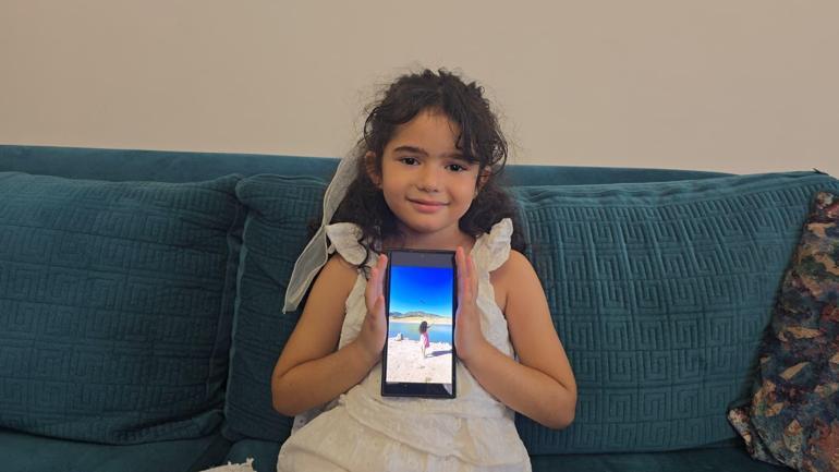 Sikorsky pilotu Hifaya el sallayınca sıcak görüntüler ortaya çıktı: Kızım mutluluktan havalara zıpladı