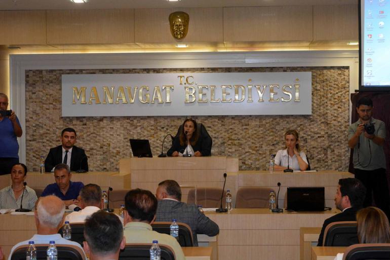 Manavgat Belediyesinde CHPnin adayı Çiçek başkan vekili oldu