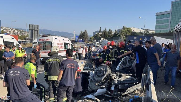 Kocaeli’de iki otomobil ve TIR çarpıştı; 5 ölü, 1 yaralı