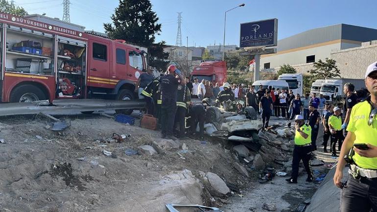 Kocaeli’de iki otomobil ve TIR çarpıştı; 5 ölü, 1 yaralı