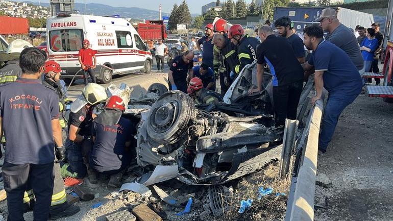 Kocaeli’de iki otomobil ve TIR çarpıştı; 5 ölü, 1 yaralı