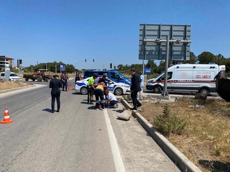 Çanakkalede motosikletle otomobil çarpıştı: 1i ağır 2 yaralı