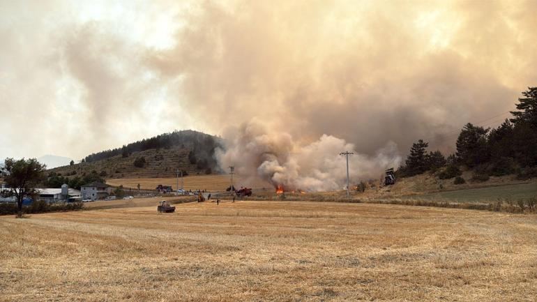Boluda tarım arazisinde çıkıp ormana sıçrayan yangın kontrol altına alındı