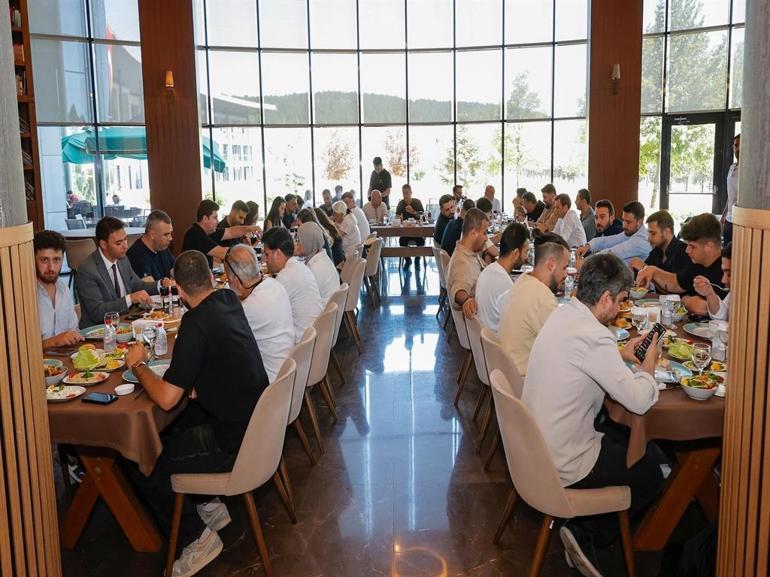 Hull City Başkanı Acun Ilıcalı: Kulübü satmak gibi bir düşüncem yok