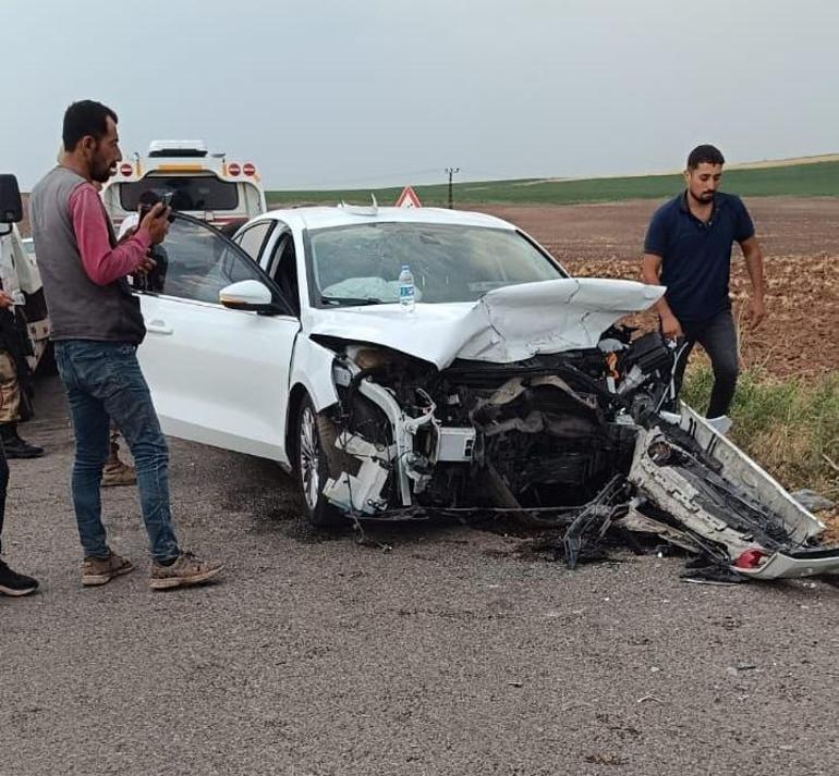 Diyarbakır’da iki otomobil kafa kafaya çarpıştı: 5 yaralı