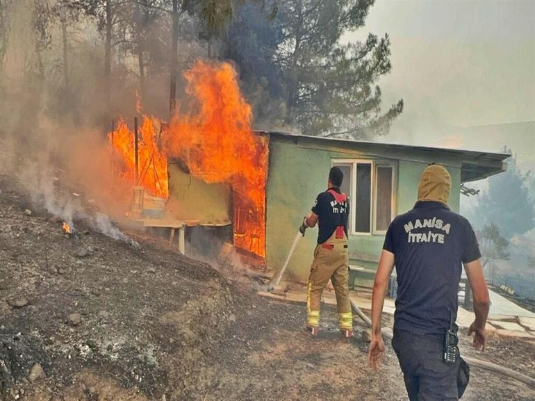 Manisadaki orman yangını 20 saat sonra kontrol altında