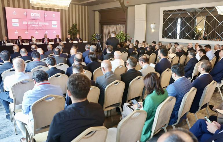 Bakan Bolat, Gürcistanda iş insanlarıyla görüştü