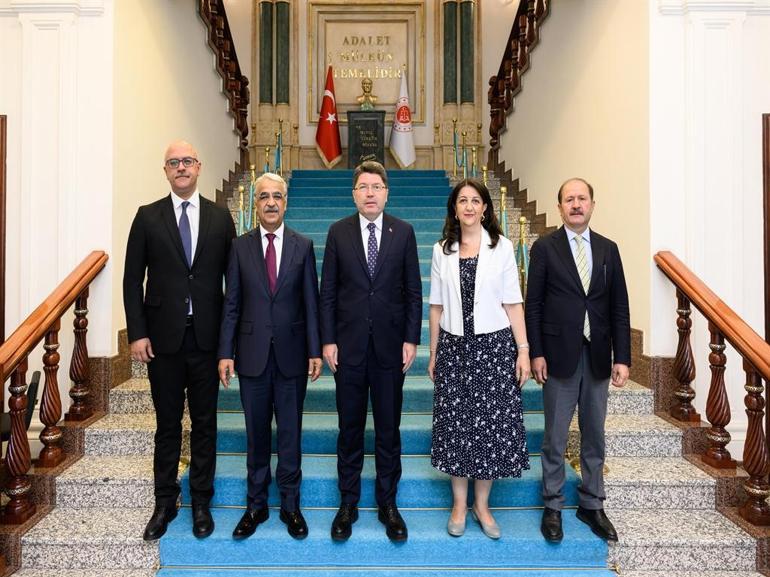 DEM Parti heyeti Bakan Tunçu ziyaret etti