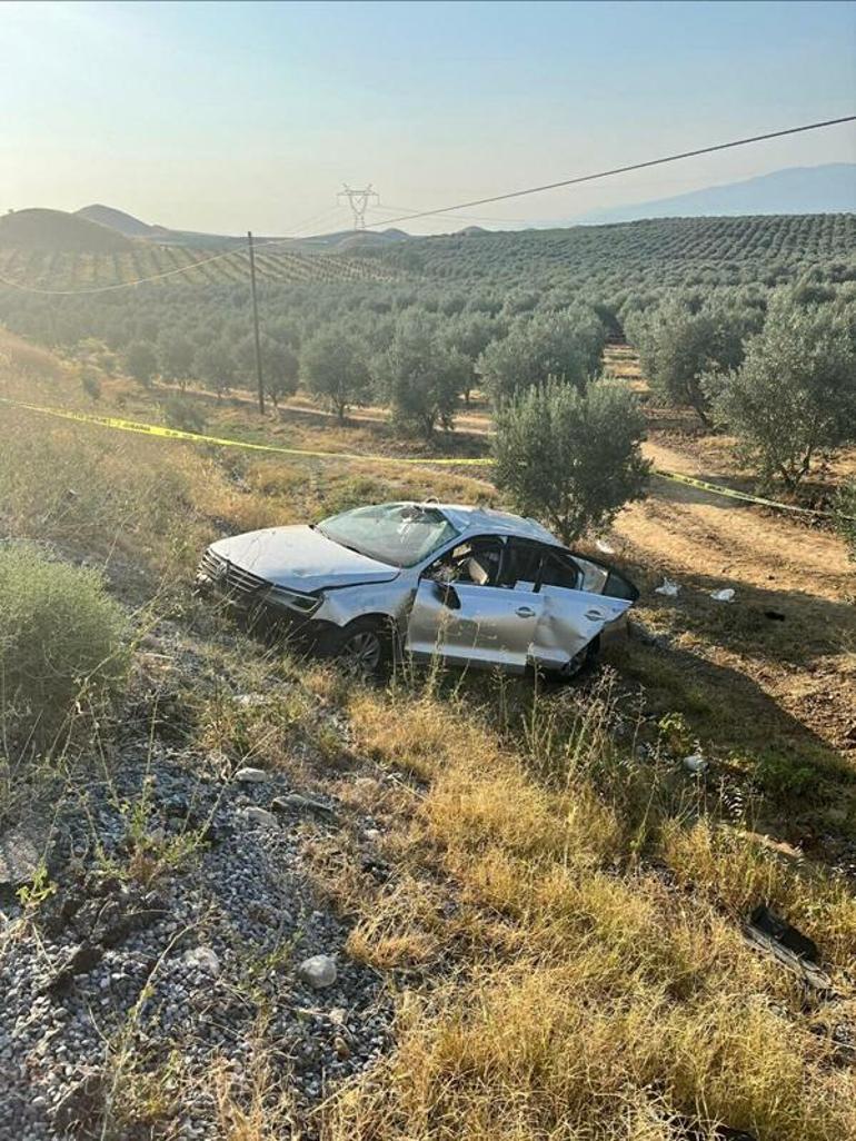 Manisada otomobil zeytinliğe uçtu; aynı aileden 1 ölü, 4 yaralı