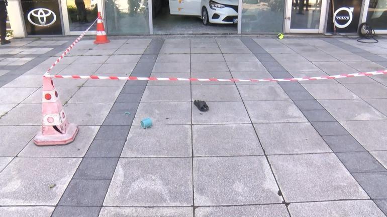 Küçükçekmecede oto galeriye kurşun yağmuru: 1 yaralı