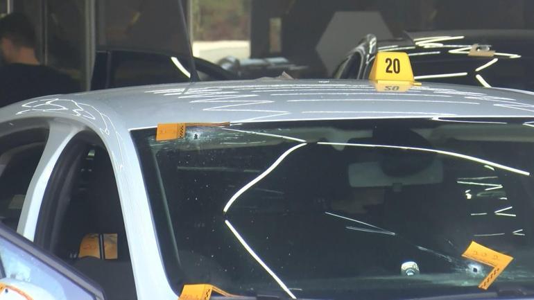 Küçükçekmecede oto galeriye kurşun yağmuru: 1 yaralı