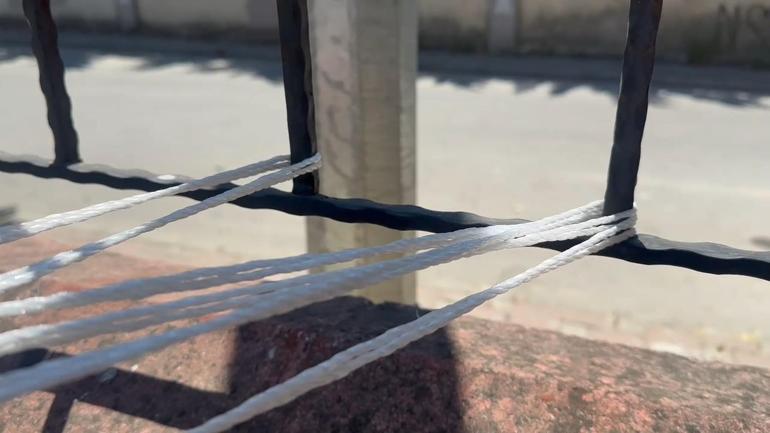 Çekmeköyde demir kapının üzerine düştüğü 10 yaşındaki Eymen öldü; iple önlem alındı