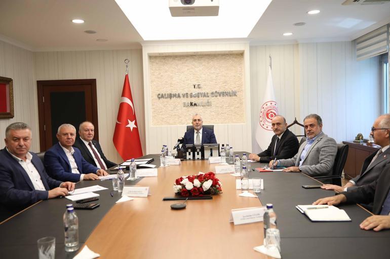 Kamu işçisine 3üncü zam teklifi; ilk 6 ay yüzde 24, sonraki 6 aylar için enflasyon oranı